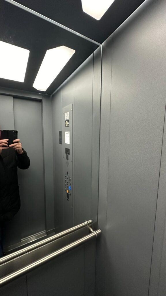 bilde no lifta ieksas